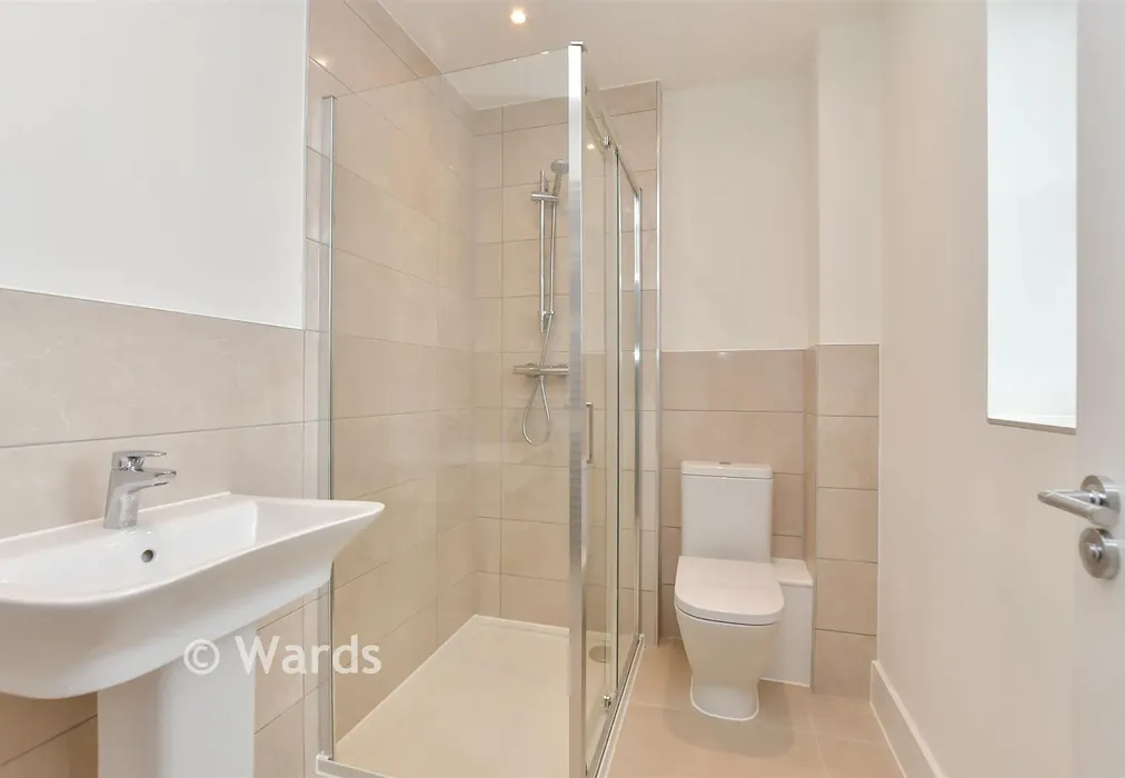 En-Suite Shower Room - Blake Gardens, Scocles Road, Minster-On-Sea, Kent - Wards of Kent