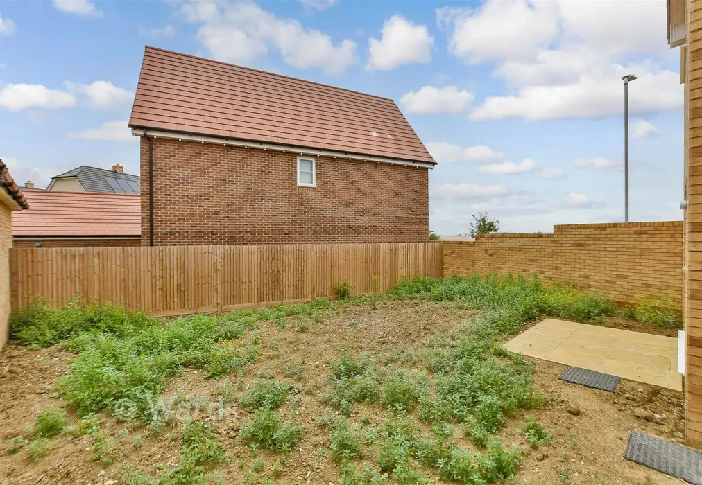 Rear Garden - Blake Gardens, Scocles Road, Minster-On-Sea, Kent - Wards of Kent