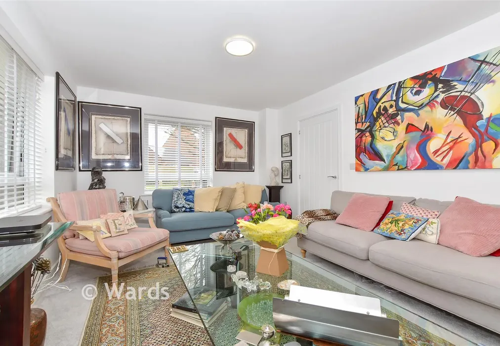 Lounge - Merlyn Drive, Kings Hill, West Malling, Kent - Wards of Kent