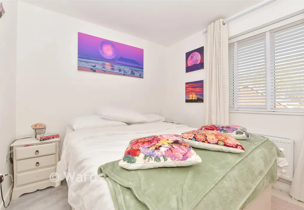 Bedroom 4 - Merlyn Drive, Kings Hill, West Malling, Kent - Wards of Kent