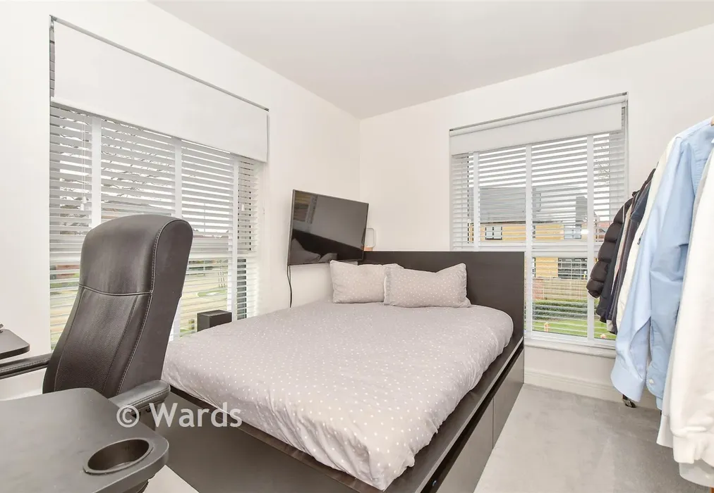 Bedroom 3 - Merlyn Drive, Kings Hill, West Malling, Kent - Wards of Kent