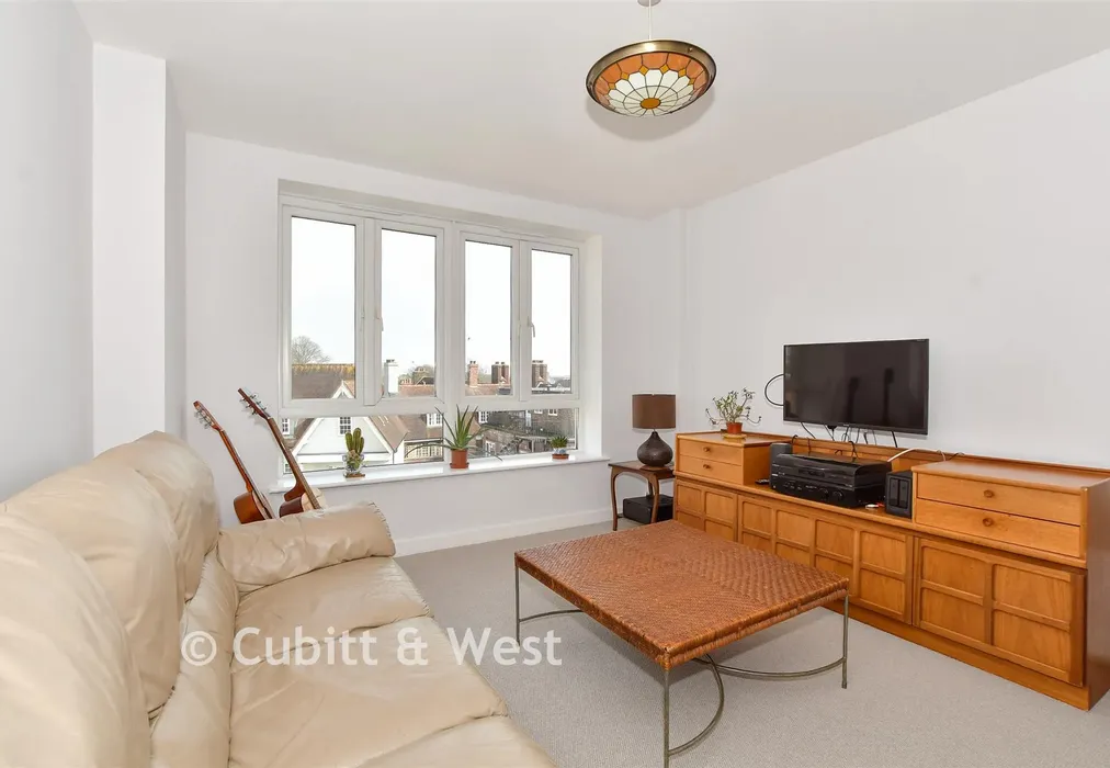 Lounge/Kitchen - Church Square, Chichester, West Sussex - Wards of Kent