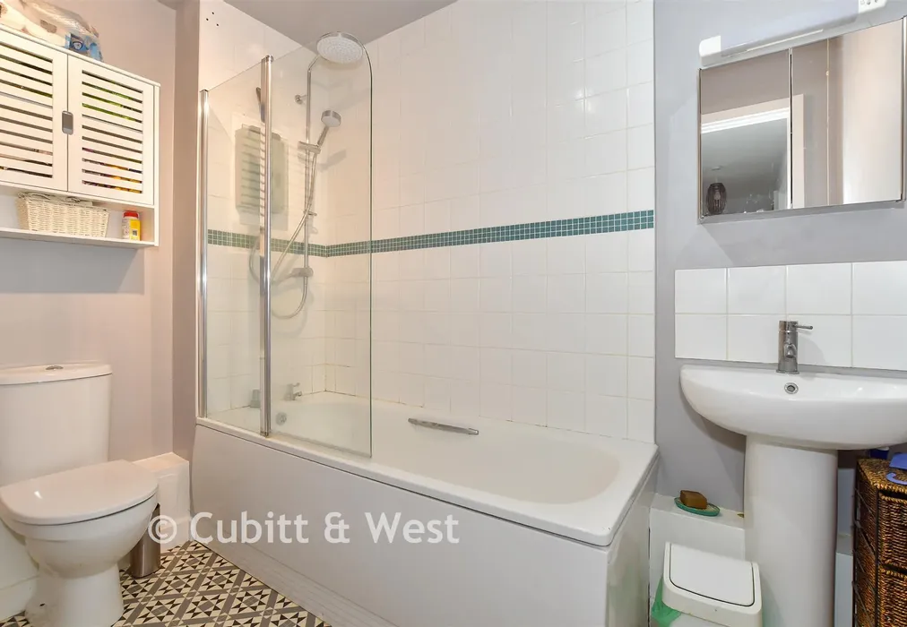 Bathroom - Church Square, Chichester, West Sussex - Wards of Kent