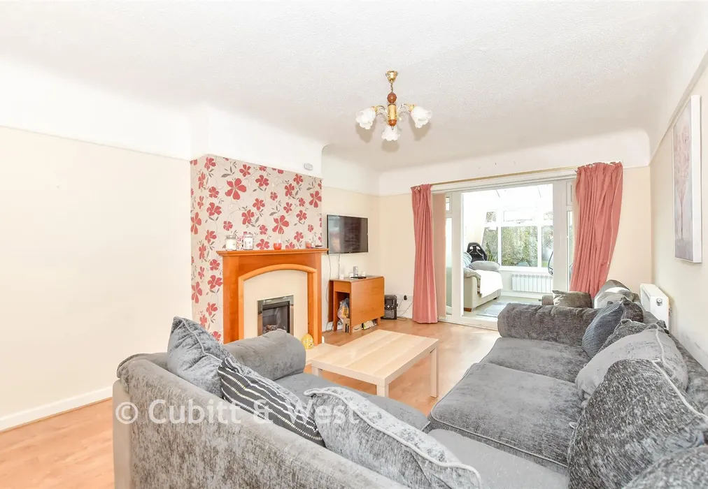 Lounge - Scratchface Lane, Havant, Hampshire - Wards of Kent