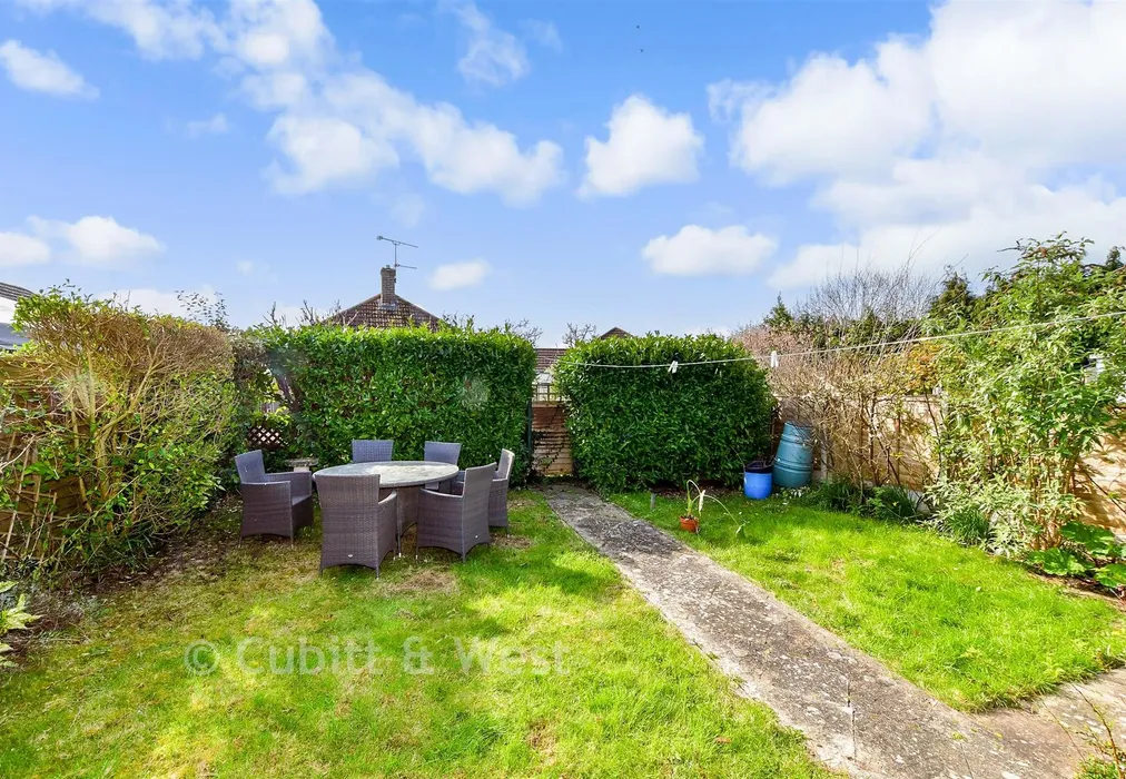 Rear Garden - Scratchface Lane, Havant, Hampshire - Wards of Kent