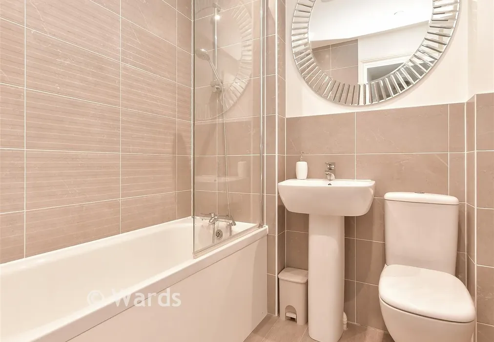 Bathroom - Butchers Green, Rainham, Gillingham, Kent - Wards of Kent