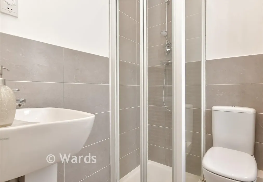 En-Suite Shower Room - Butchers Green, Rainham, Gillingham, Kent - Wards of Kent