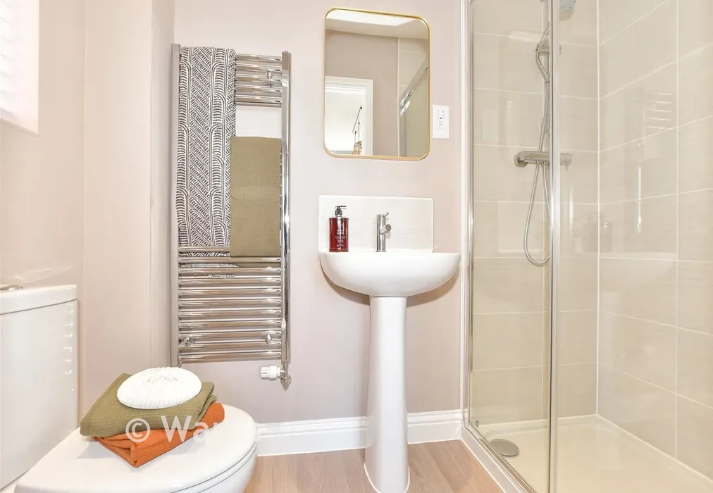En-Suite - Wellington Gardens, Cross Road, Walmer, Kent - Wards of Kent