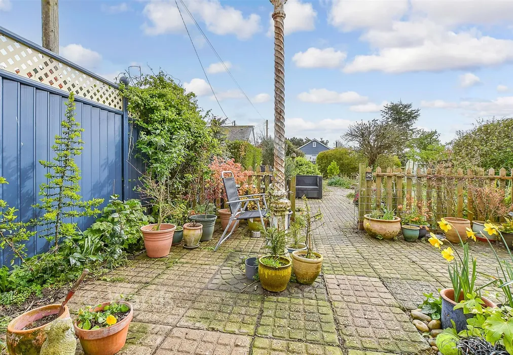 Rear Garden - Jefferstone Gardens, St Marys Bay, Romney Marsh, Kent - Wards of Kent