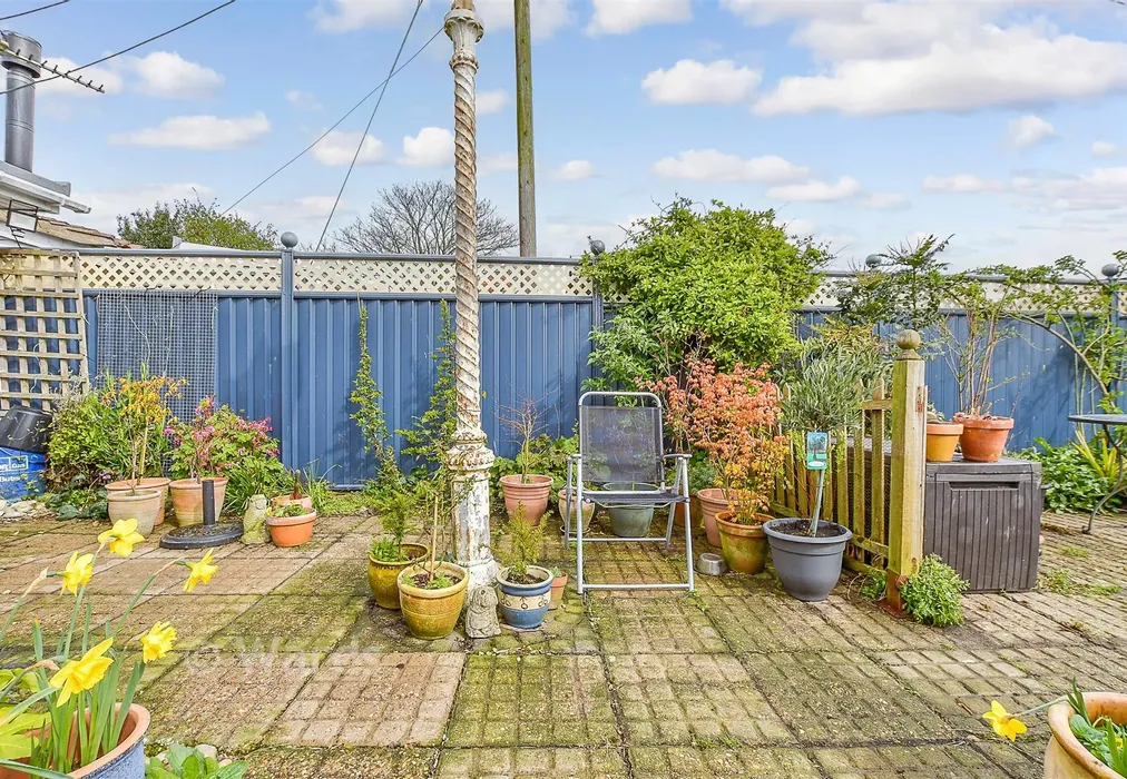 Rear Garden - Jefferstone Gardens, St Marys Bay, Romney Marsh, Kent - Wards of Kent