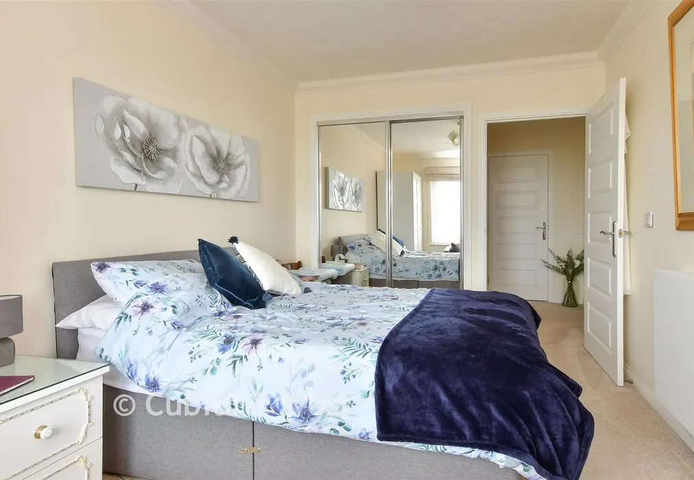 Bedroom 1 - Rowe Avenue, Peacehaven, East Sussex - Wards of Kent