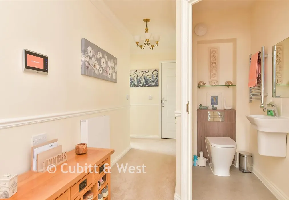 Cloakroom - Rowe Avenue, Peacehaven, East Sussex - Wards of Kent