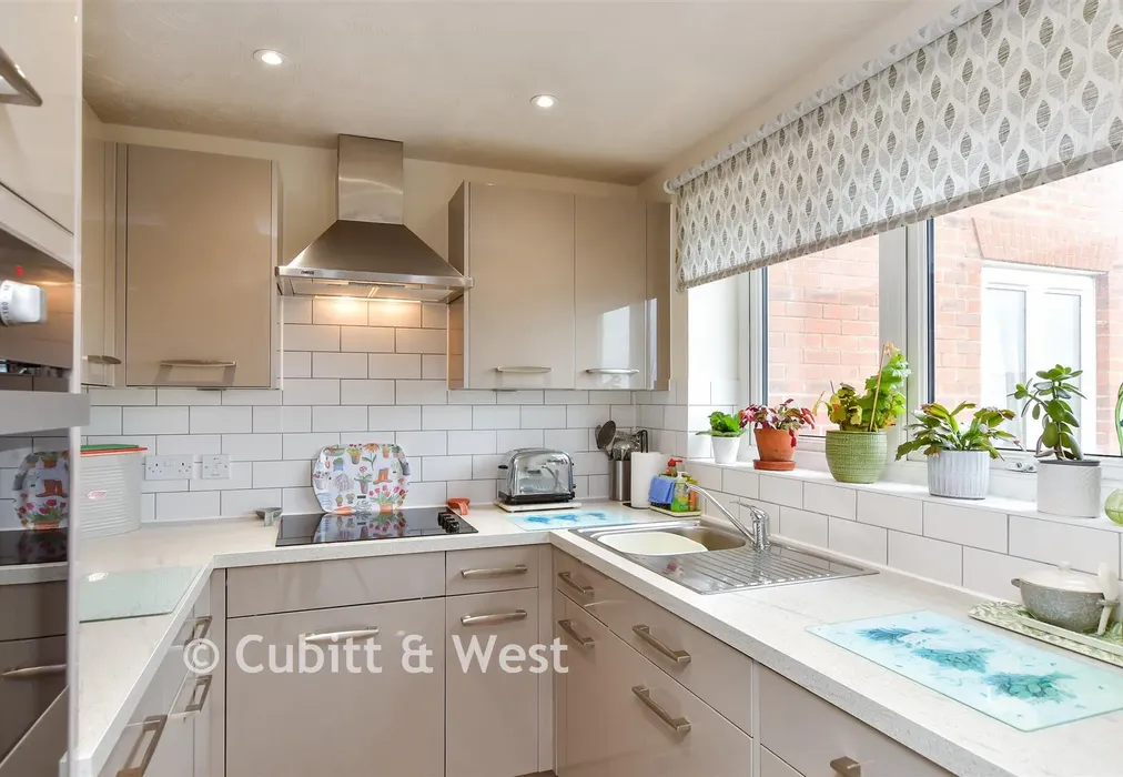 Kitchen - Rowe Avenue, Peacehaven, East Sussex - Wards of Kent