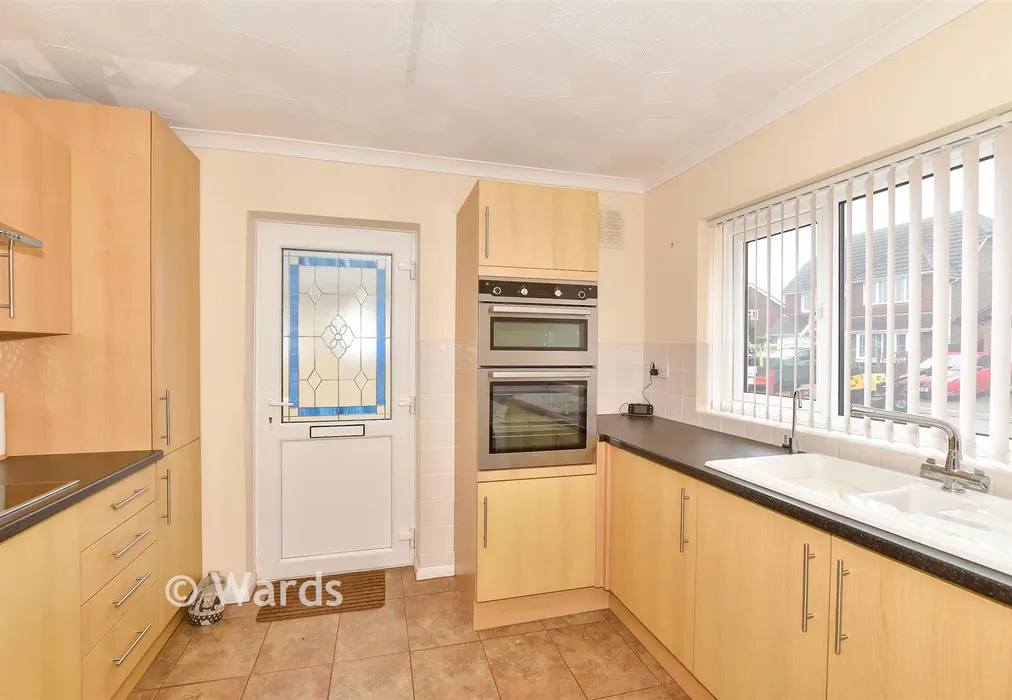 Kitchen - Meadow Close, Herne Bay, Kent - Wards of Kent