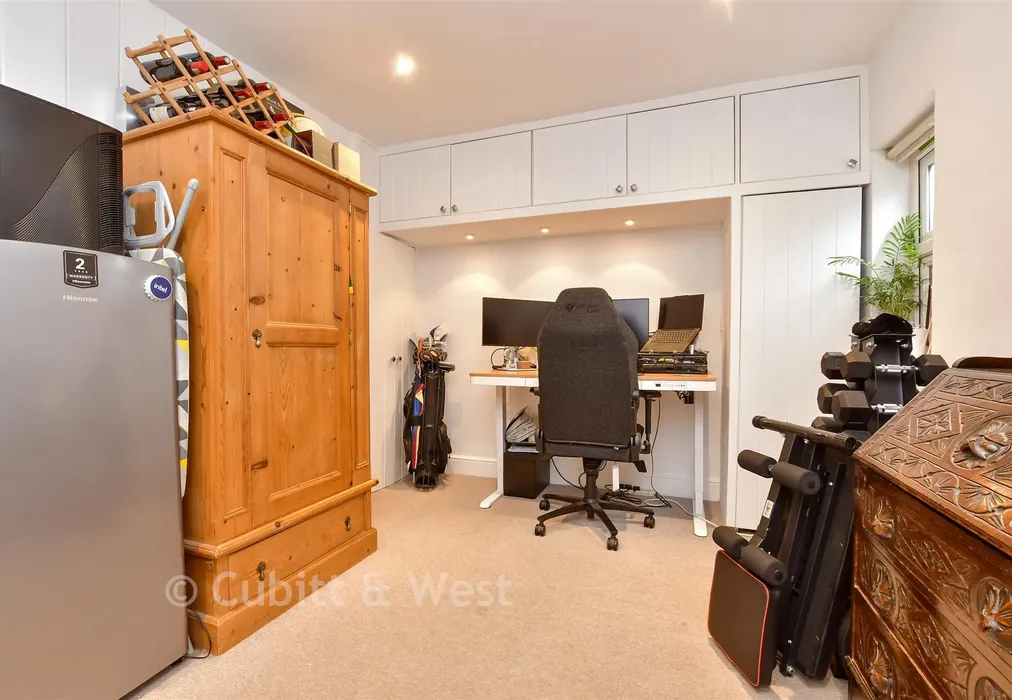 Bedroom 3 - Kingston Road, Leatherhead, Surrey - Wards of Kent