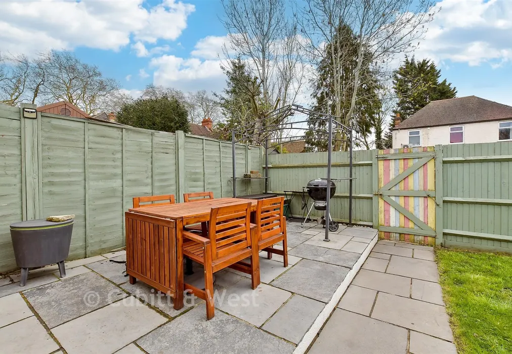 Patio / Decking - Kingston Road, Leatherhead, Surrey - Wards of Kent