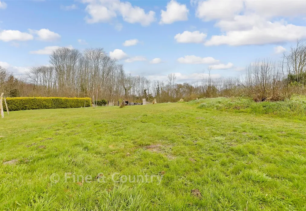 Rear Garden - Preston Hill, Wingham, Canterbury, Kent - Wards of Kent