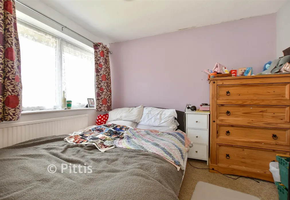 Bedroom 2 - Grange Avenue, Ryde, Isle of Wight - Wards of Kent