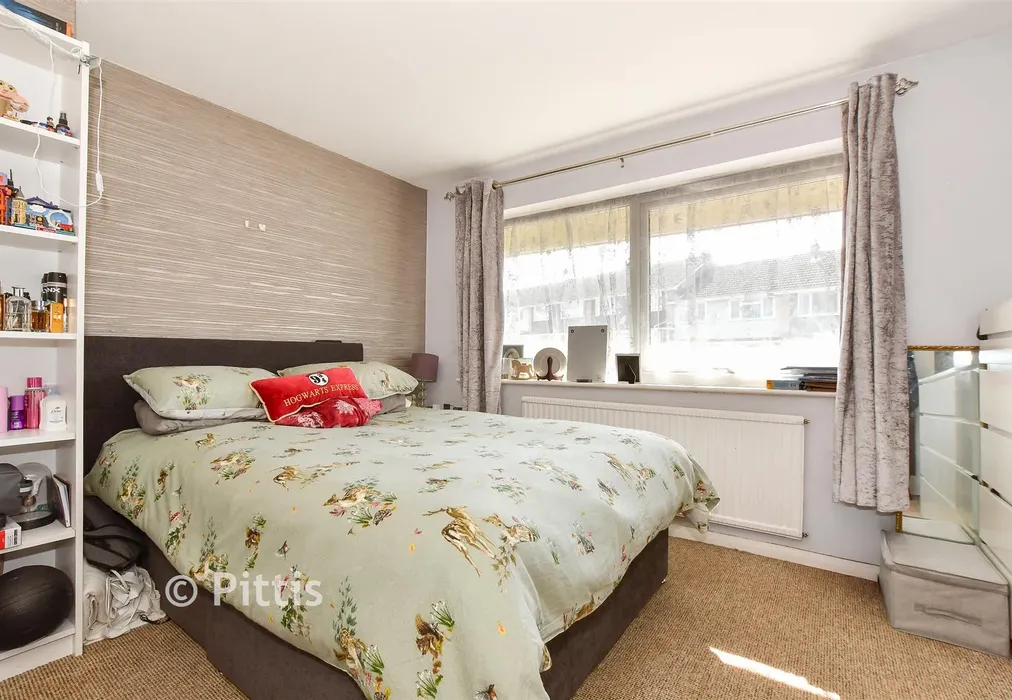 Bedroom 1 - Grange Avenue, Ryde, Isle of Wight - Wards of Kent