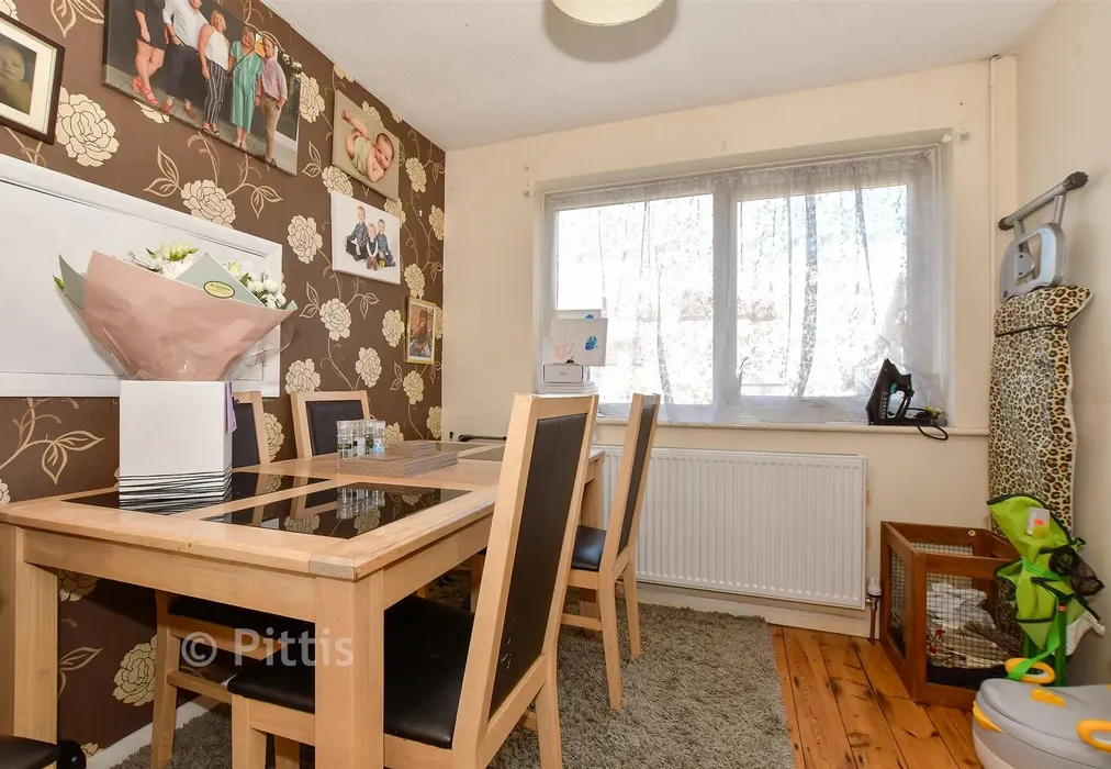 Dining Room - Grange Avenue, Ryde, Isle of Wight - Wards of Kent