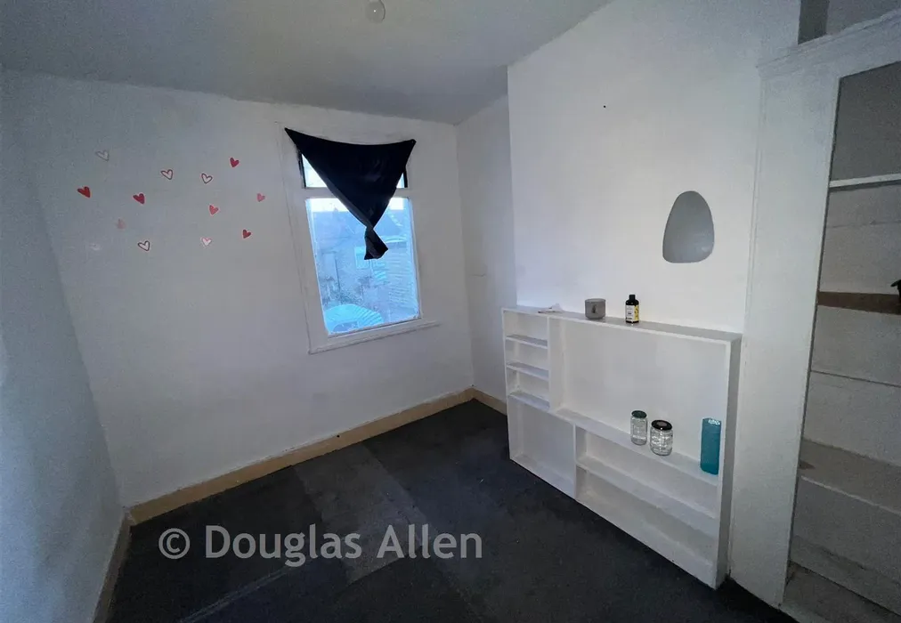 Bedroom 4a - Compton Avenue, East Ham - Wards of Kent