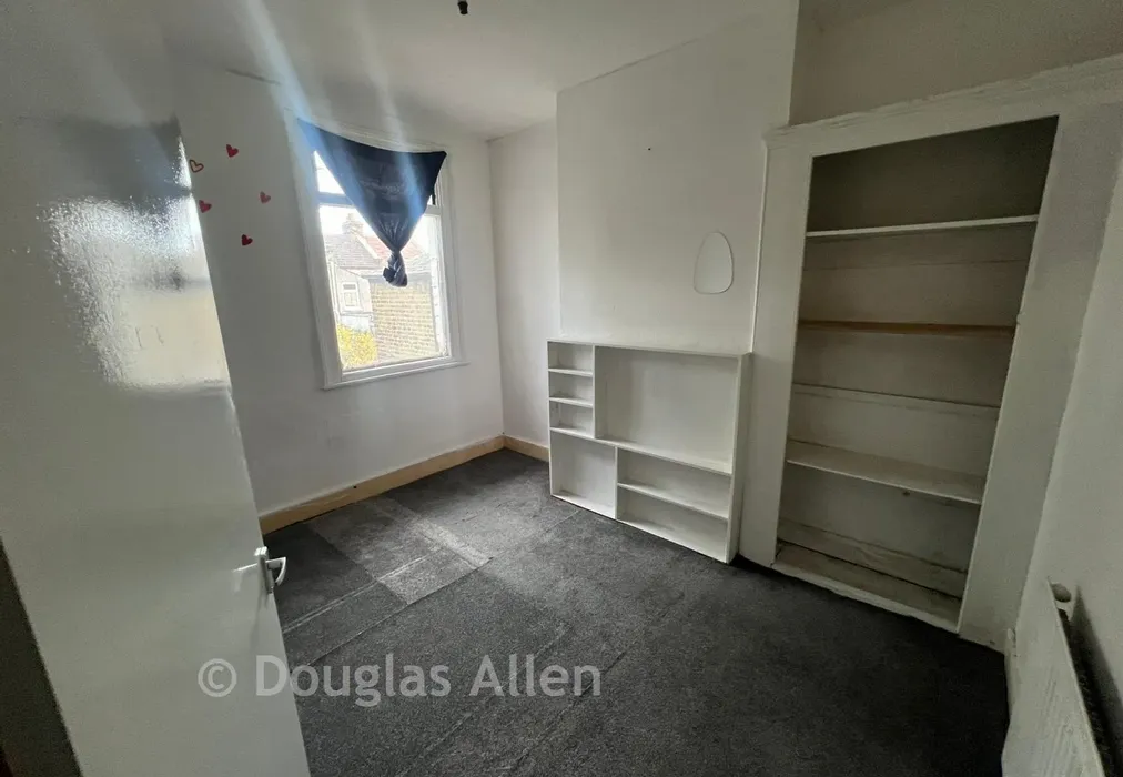Bedroom 2 - Compton Avenue, East Ham - Wards of Kent
