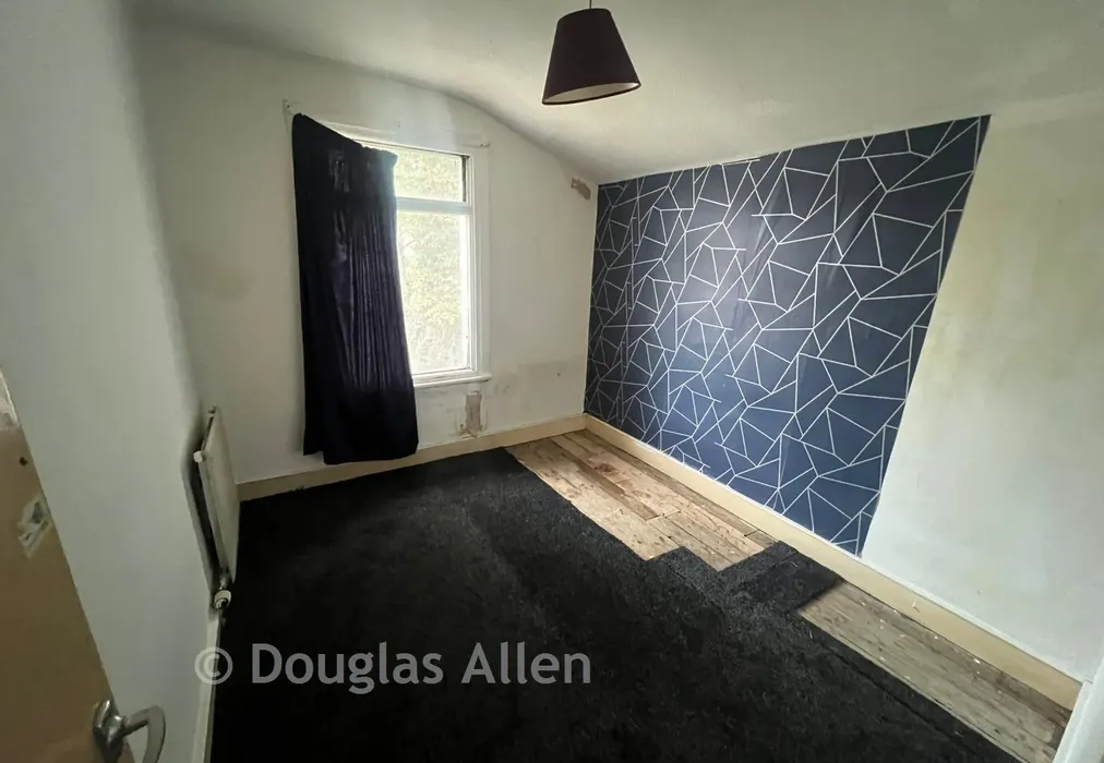 Bedroom B - Compton Avenue, East Ham - Wards of Kent