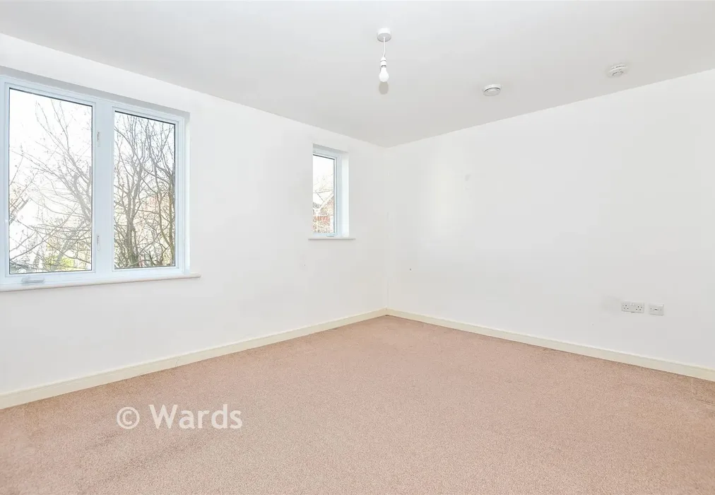 Bedroom 1 - Poynder Drive, Holborough Lakes, Kent - Wards of Kent
