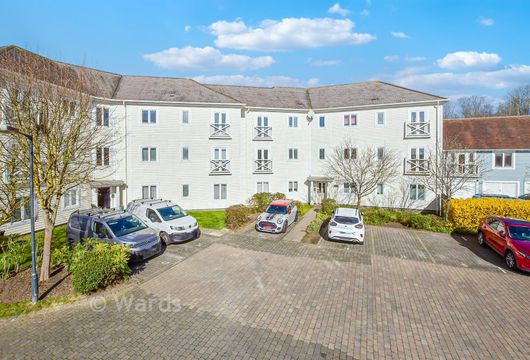 Poynder Drive, Holborough Lakes, Kent - Wards of Kent