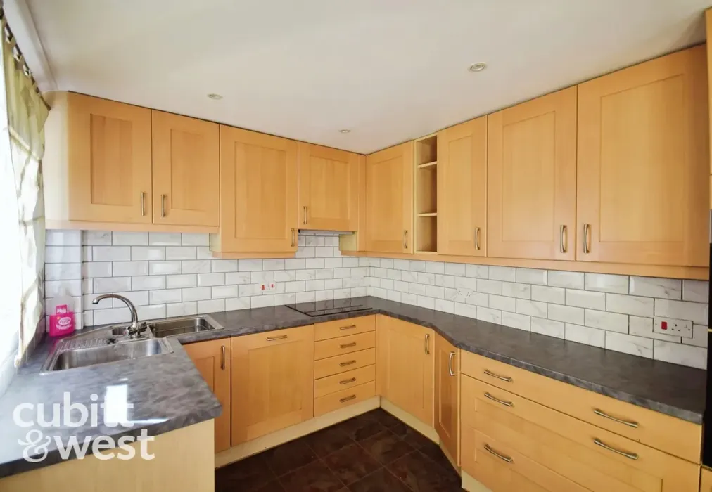  - AVAILABLE WITH NO DEPOSIT Crowther Close Southampton SO19 - Wards of Kent