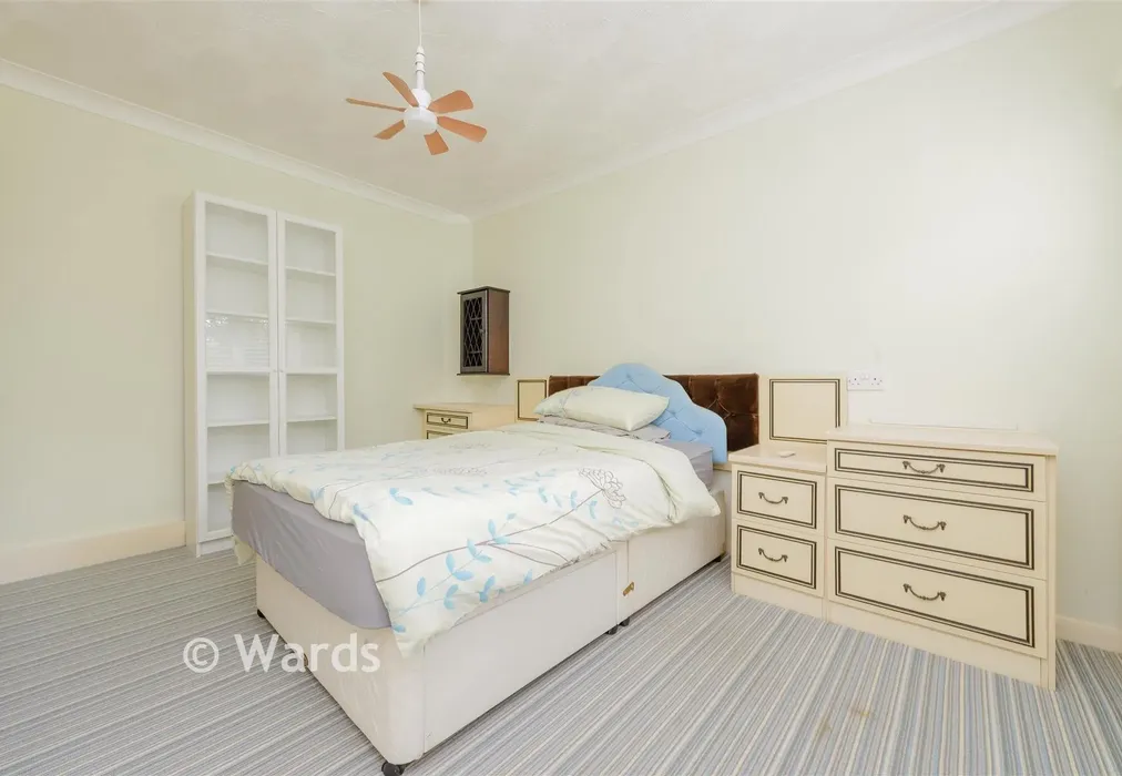 Bedroom 1 - Meadow Way, Dartford, Kent - Wards of Kent