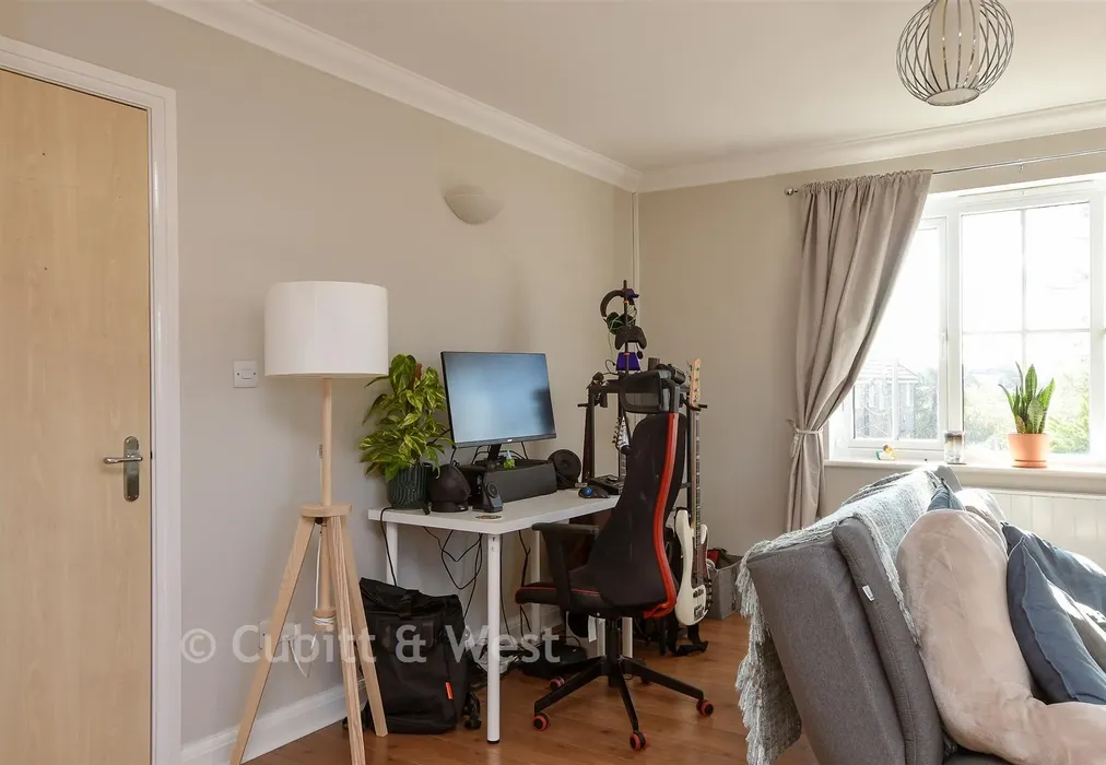 Internal Lifestyle Photograph - Priestlands Close, Horley, Surrey - Wards of Kent