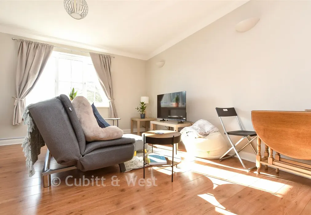 Lounge/Dining Area - Priestlands Close, Horley, Surrey - Wards of Kent