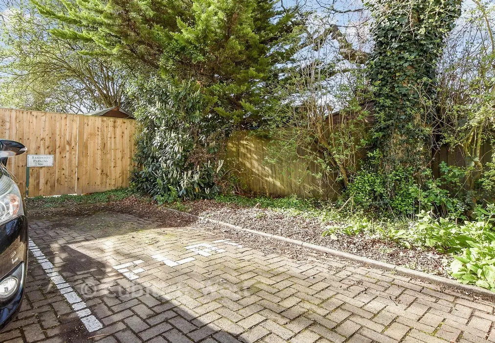 Driveway/Parking - Priestlands Close, Horley, Surrey - Wards of Kent