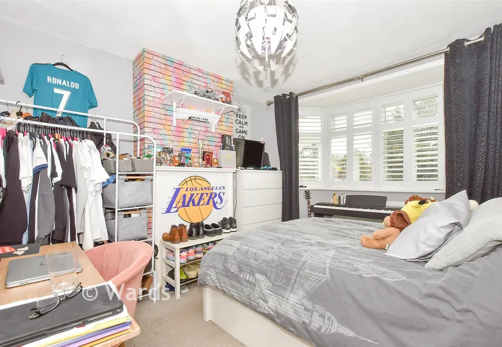 Bedroom 1 - London Road, Ditton, Aylesford, Kent - Wards of Kent