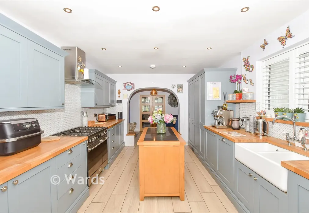 Kitchen - London Road, Ditton, Aylesford, Kent - Wards of Kent