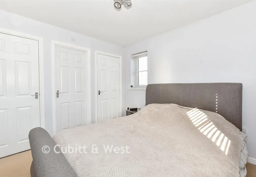 Bedroom 1 - Horndean, Waterlooville, Hampshire - Wards of Kent
