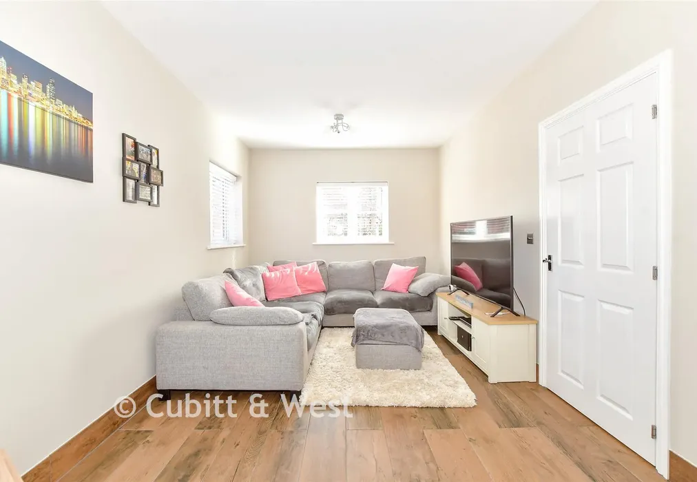 Lounge - Horndean, Waterlooville, Hampshire - Wards of Kent