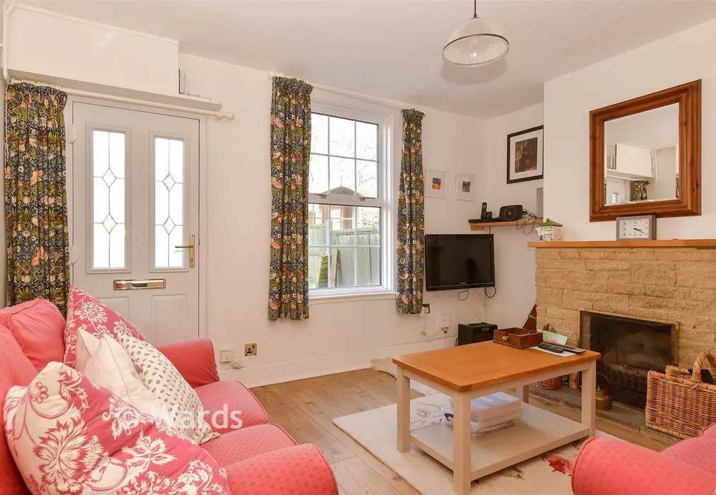 Lounge - Bennetts Gardens, Buckland, Kent - Wards of Kent