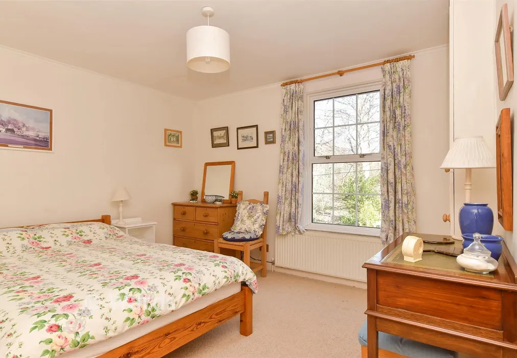 Bedroom 2 - Bennetts Gardens, Buckland, Kent - Wards of Kent