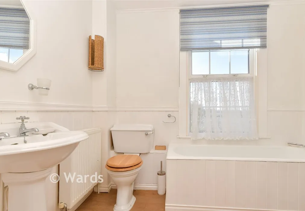 Bathroom - Bennetts Gardens, Buckland, Kent - Wards of Kent