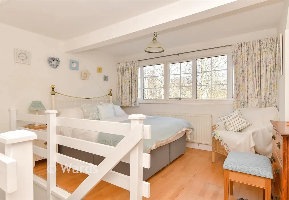 Bedroom 1 - Bennetts Gardens, Buckland, Kent - Wards of Kent