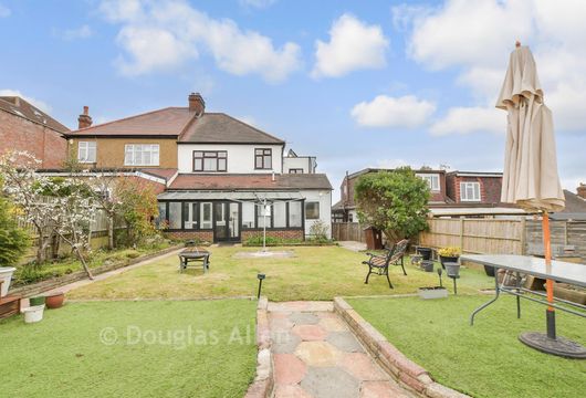 Hillington Gardens, Woodford Green, Essex - Wards of Kent