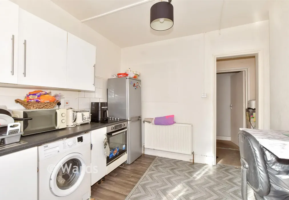 Kitchen - Guildhall Street, Folkestone, Kent - Wards of Kent