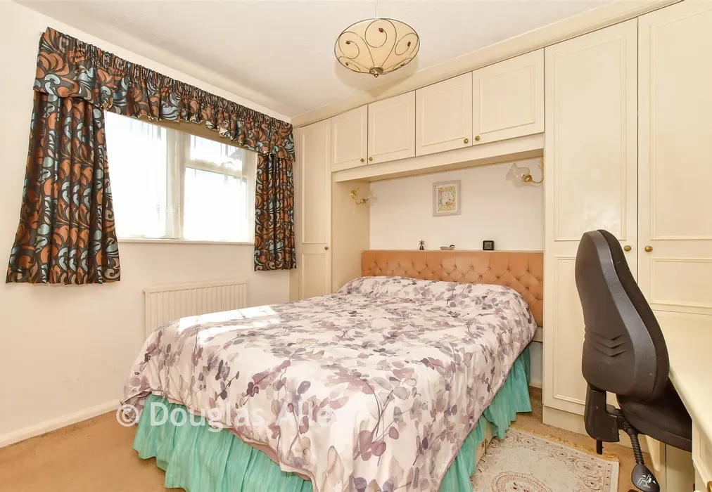 Bedroom 1 - Blunden Close, Dagenham, Essex - Wards of Kent