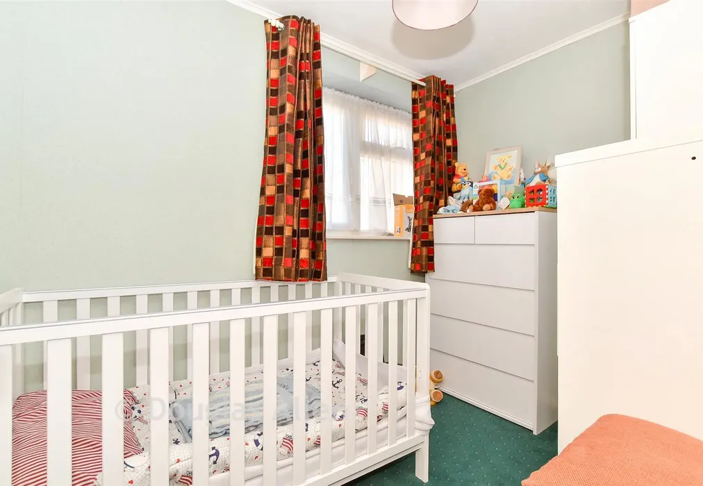 Bedroom 3 - Blunden Close, Dagenham, Essex - Wards of Kent