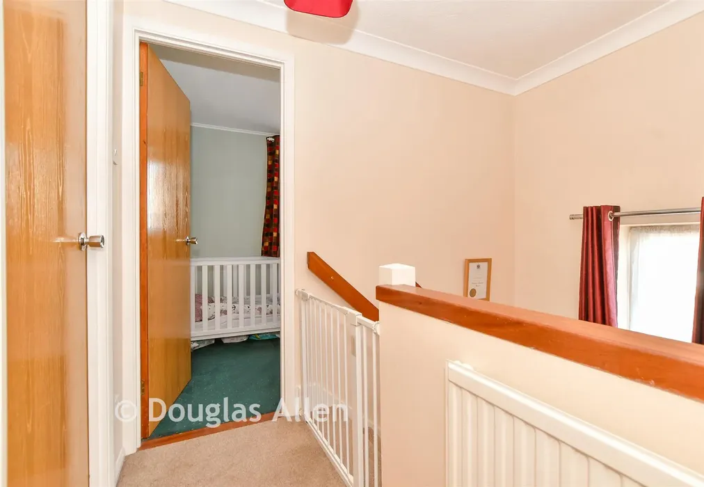 Landing - Blunden Close, Dagenham, Essex - Wards of Kent