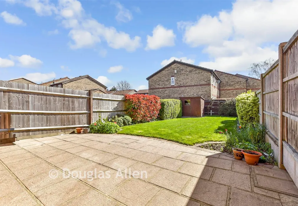 Rear Garden - Blunden Close, Dagenham, Essex - Wards of Kent