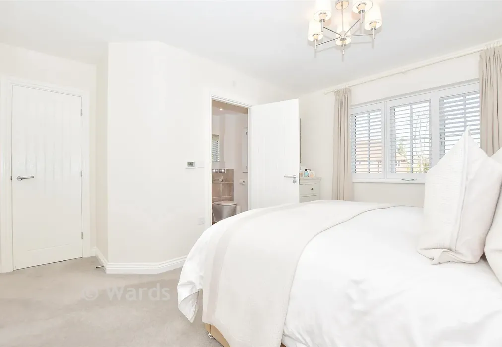 Bedroom 1 - Hawthornden Grove, Yalding, Maidstone, Kent - Wards of Kent