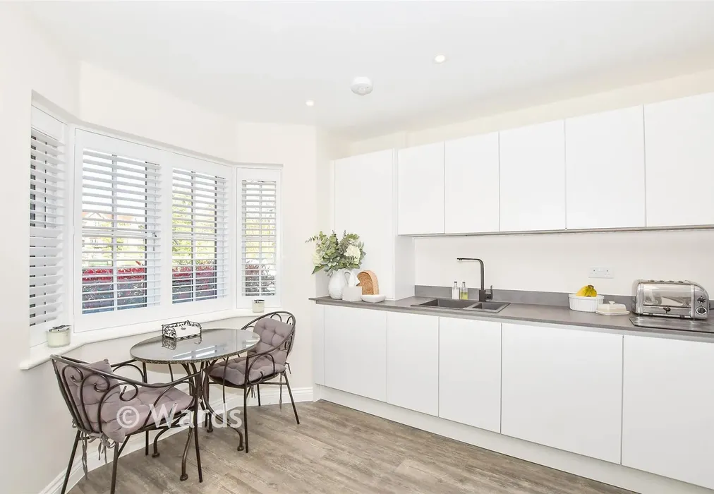 Kitchen - Hawthornden Grove, Yalding, Maidstone, Kent - Wards of Kent